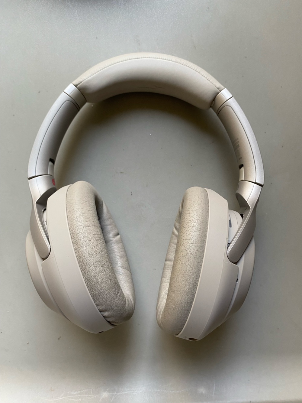 Sony WH-1000XM3 Wireless Noise-Cancelling Headphones - Picture 5 of 11